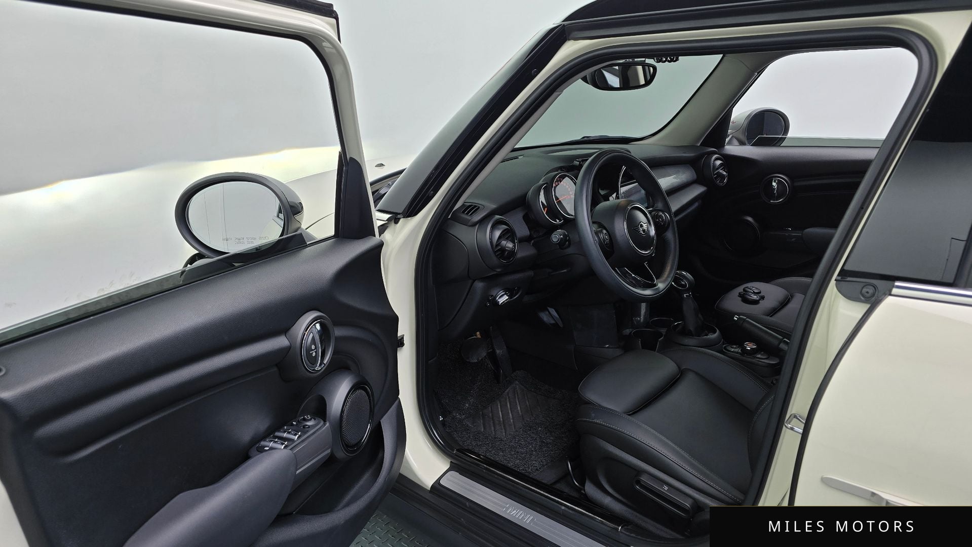 MINI Cooper 2019 — миниатюра 10
