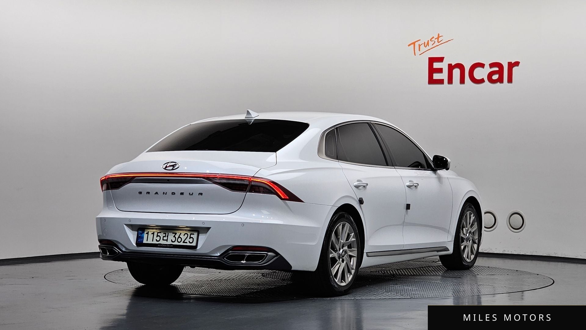 Hyundai Grandeur 2022 — фото 1 из 12