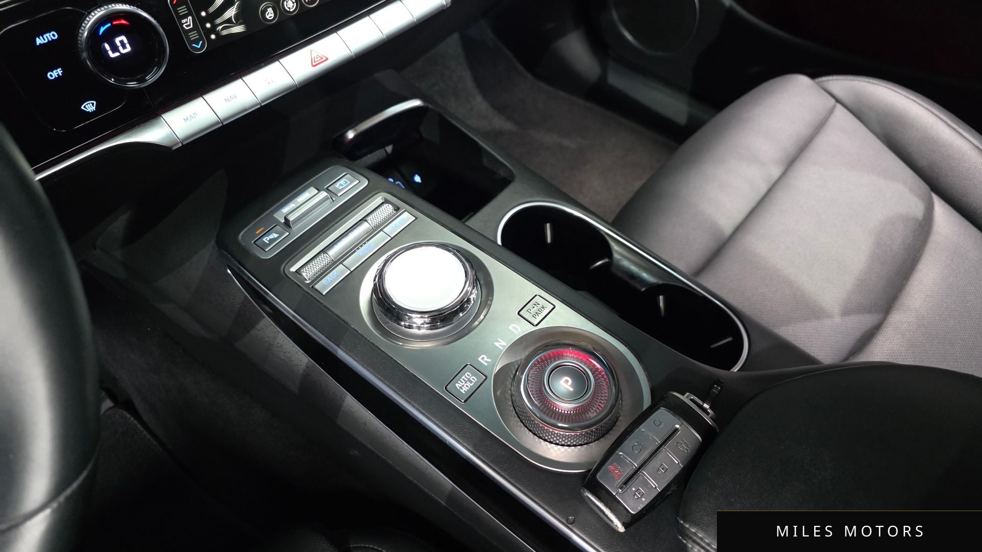 Genesis GV70 2021 — миниатюра 12