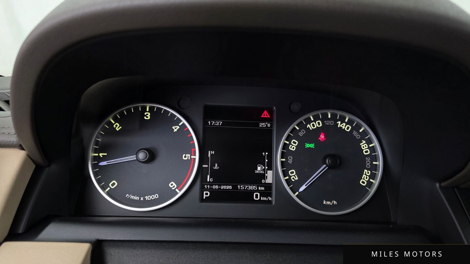 Land Rover Discovery 2016 — миниатюра 8