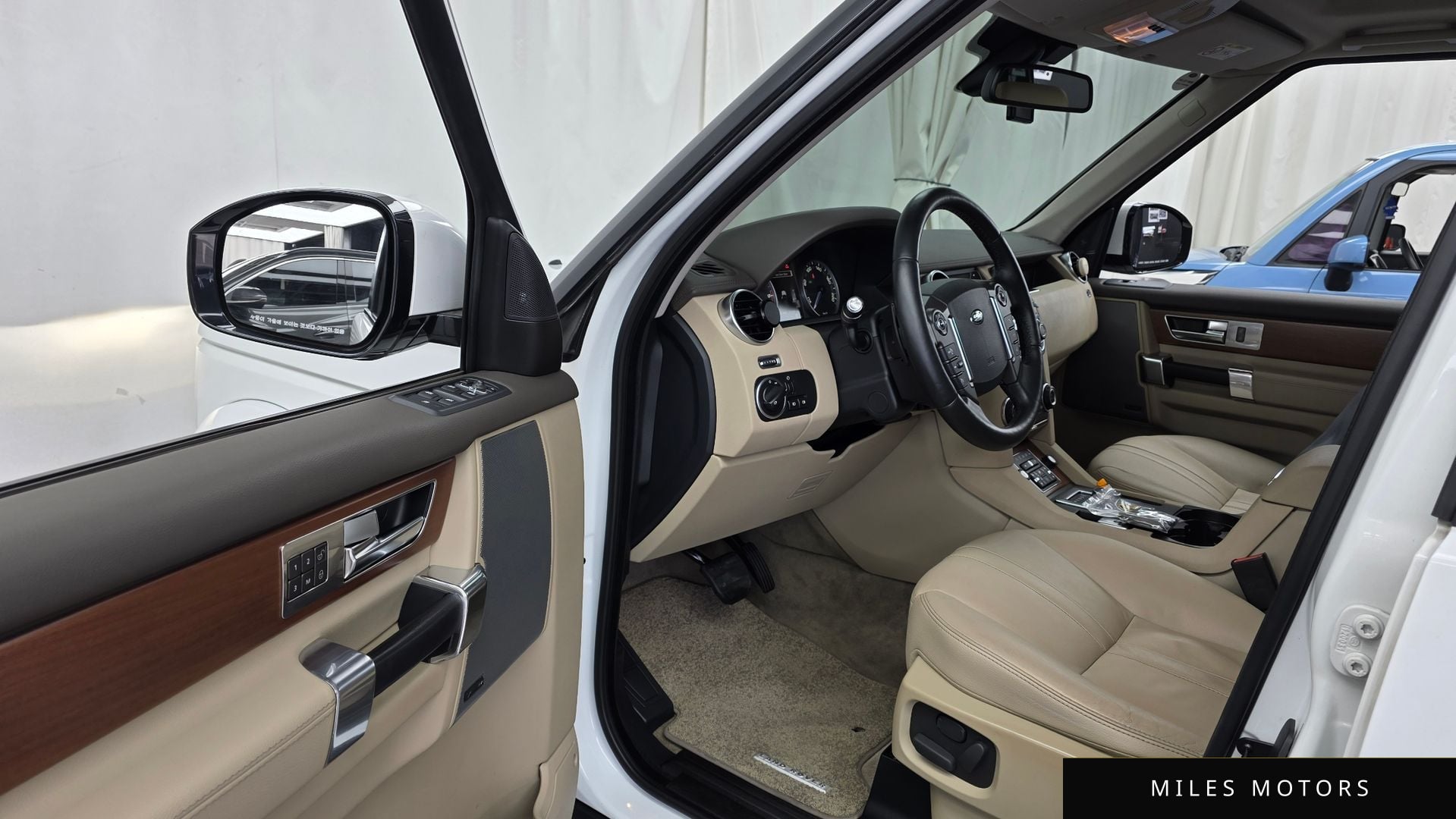 Land Rover Discovery 2016 — миниатюра 10