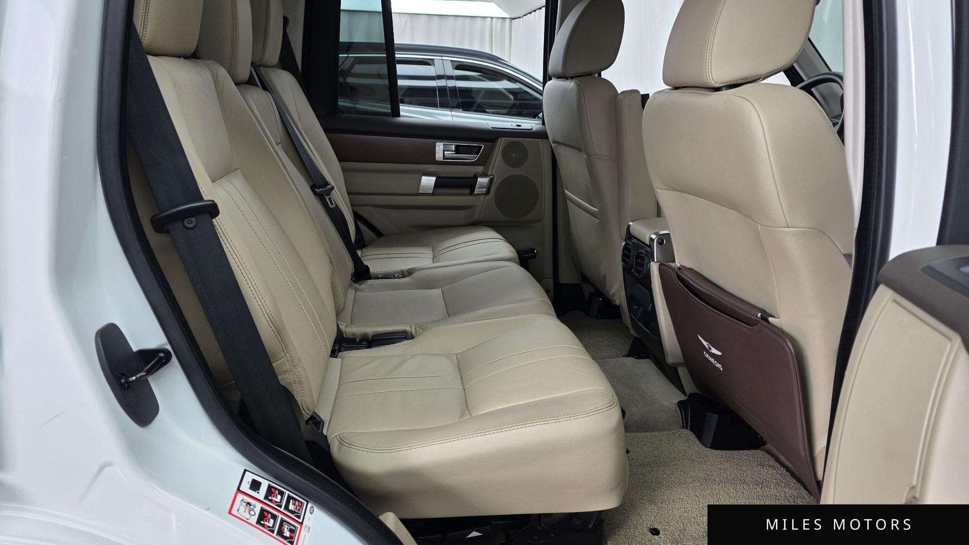 Land Rover Discovery 2016 — миниатюра 11