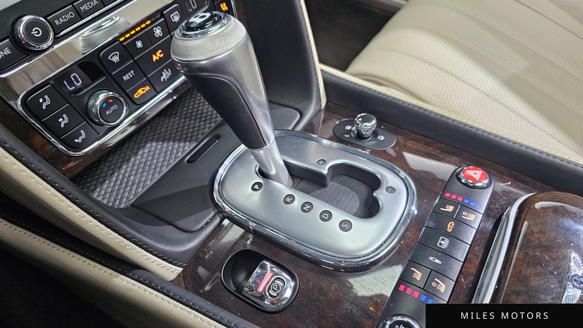 Bentley Flying Spur 2014 — миниатюра 9