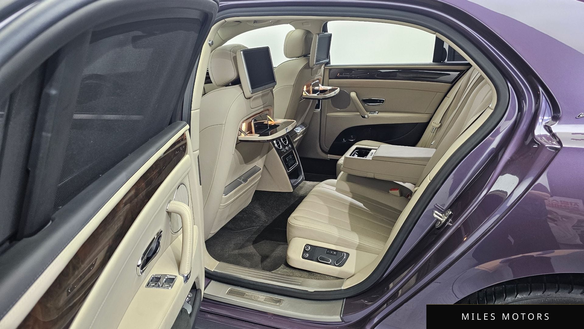 Bentley Flying Spur 2014 — миниатюра 11