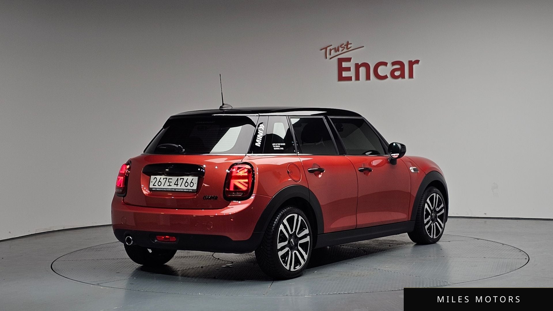 MINI Cooper 2020 — фото 1 из 12
