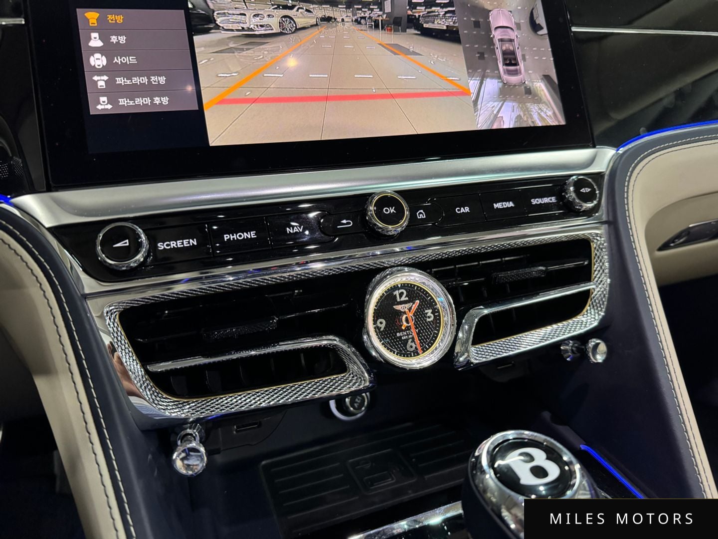 Bentley Flying Spur 2023 — миниатюра 9