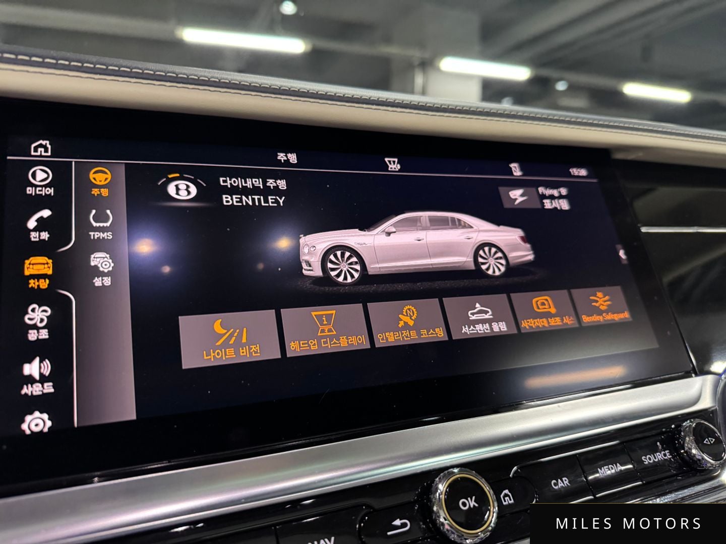 Bentley Flying Spur 2023 — миниатюра 11