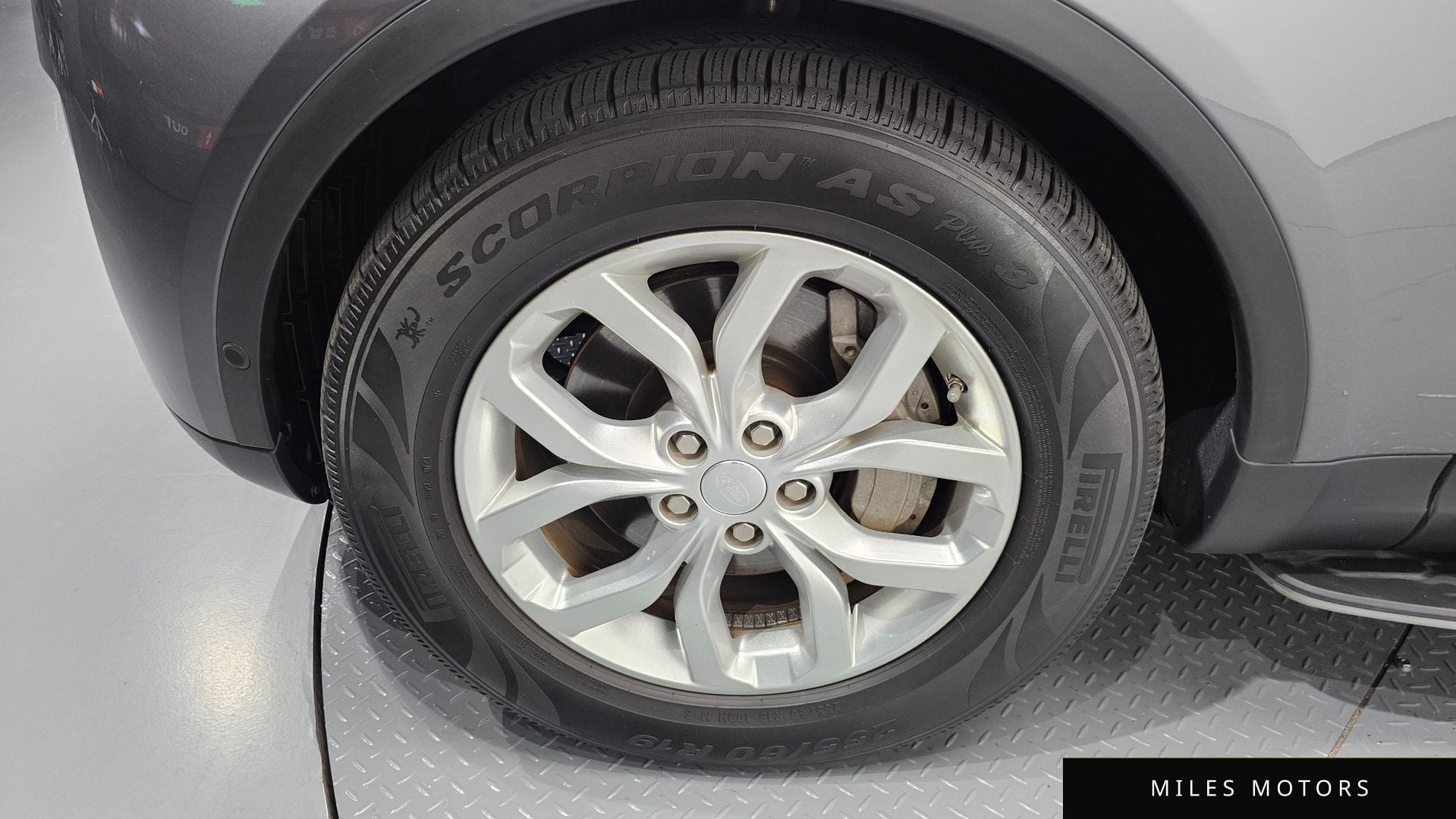 Land Rover Discovery 2019 — миниатюра 5