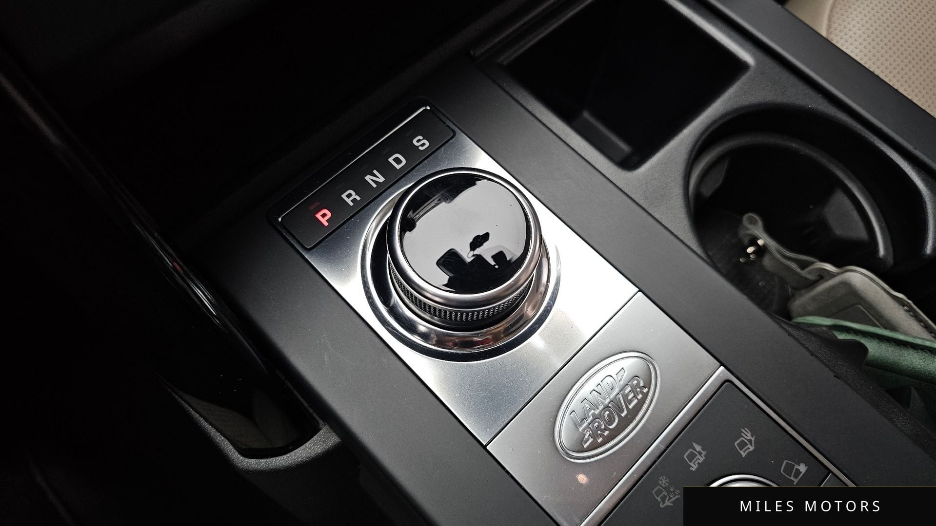 Land Rover Discovery 2019 — миниатюра 12