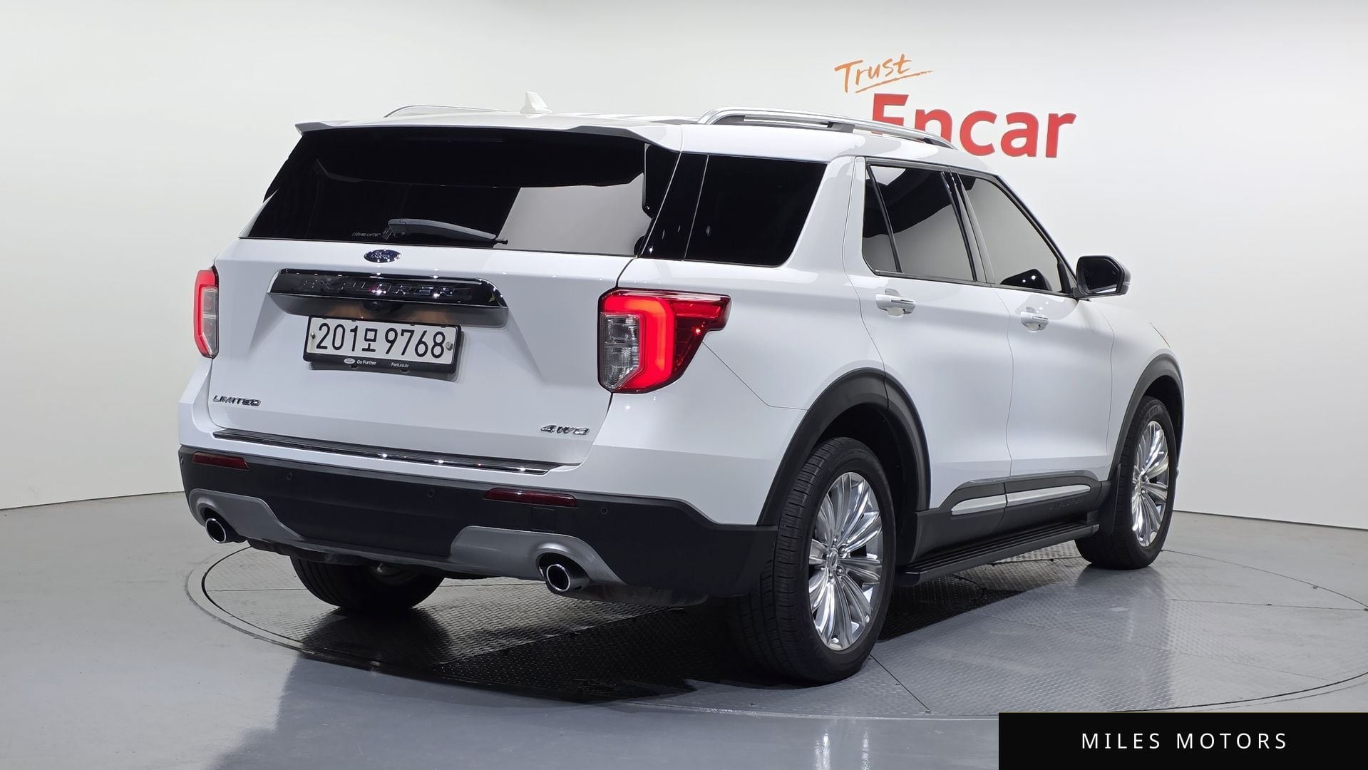 Ford Explorer 2022 — миниатюра 2