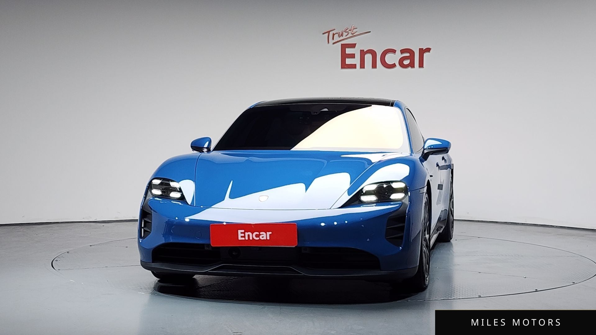 Porsche Taycan 2023 — миниатюра 2