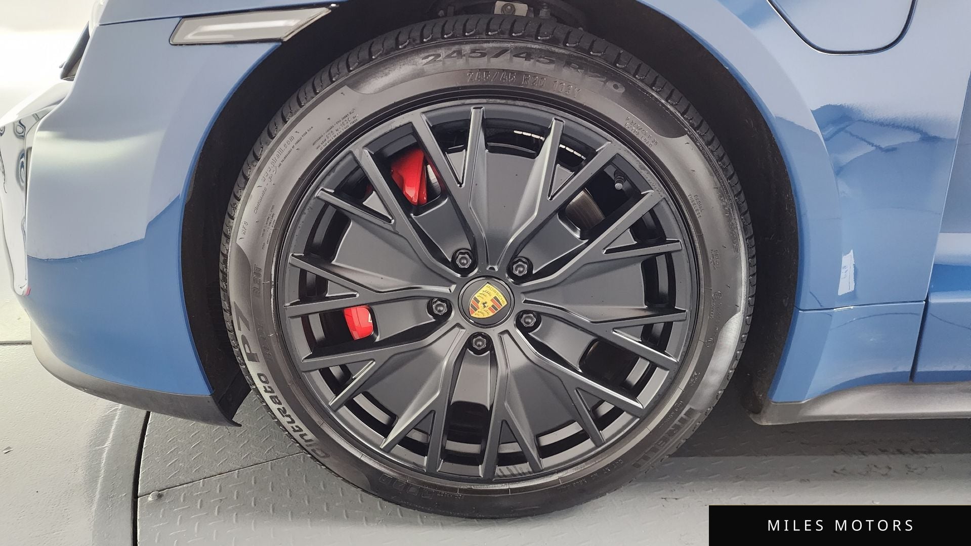Porsche Taycan 2023 — миниатюра 4