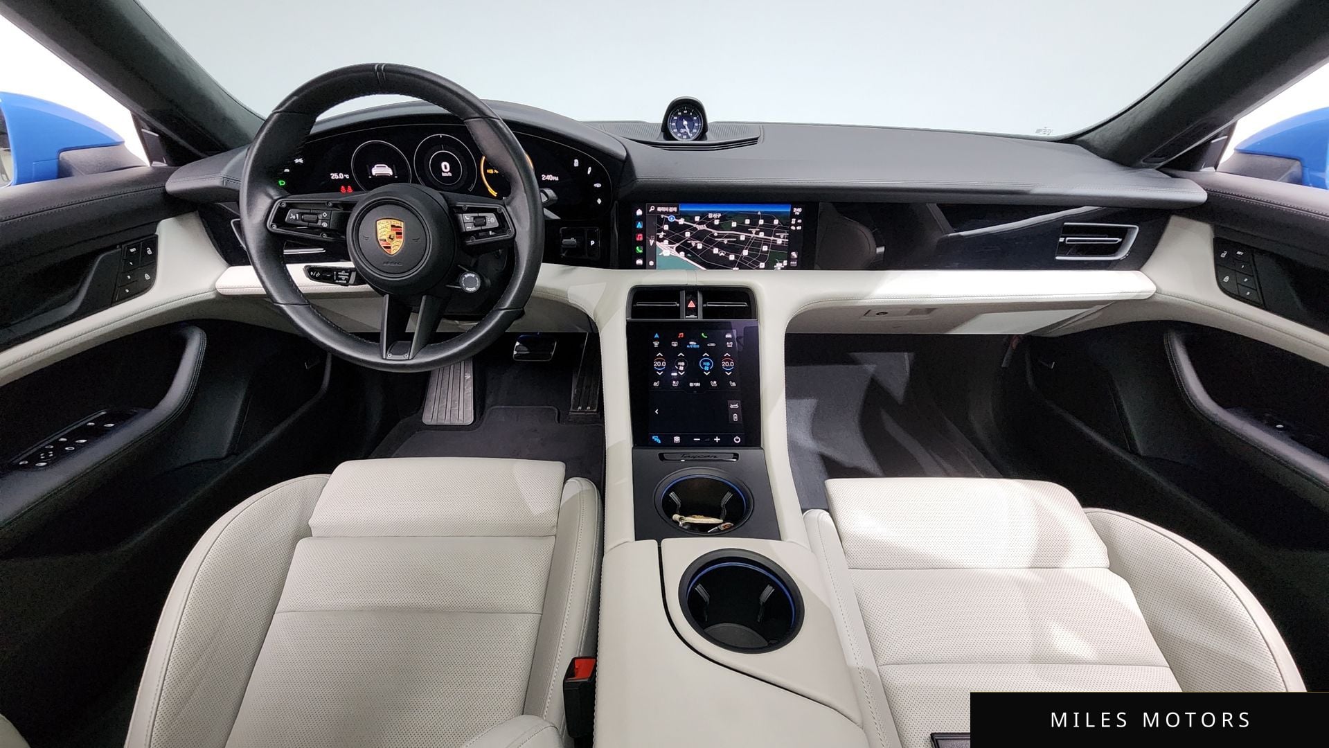 Porsche Taycan 2023 — миниатюра 9