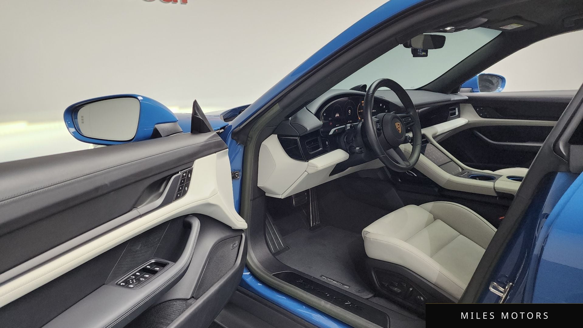 Porsche Taycan 2023 — миниатюра 12