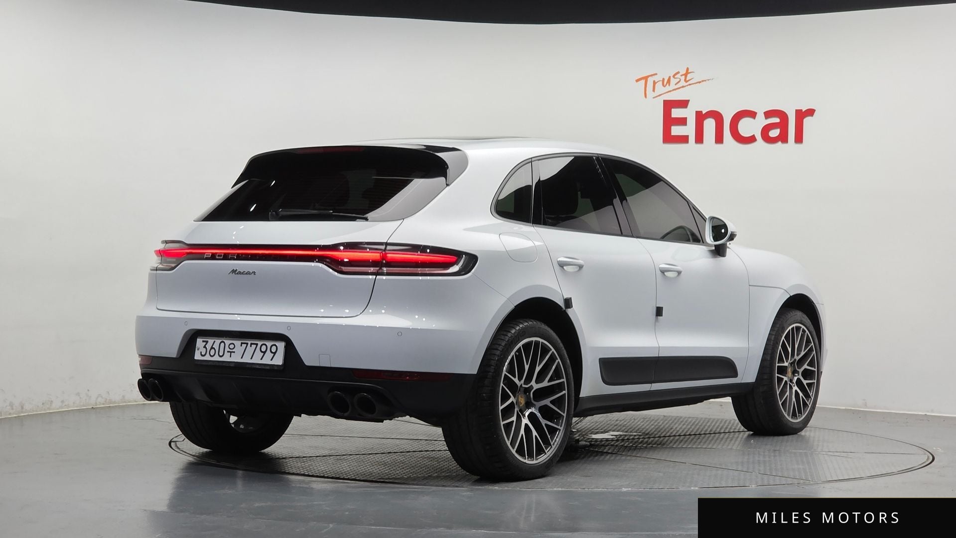 Porsche Macan 2019 — фото 1 из 12