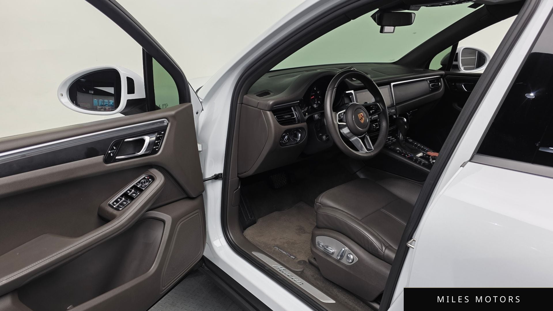 Porsche Macan 2019 — миниатюра 12
