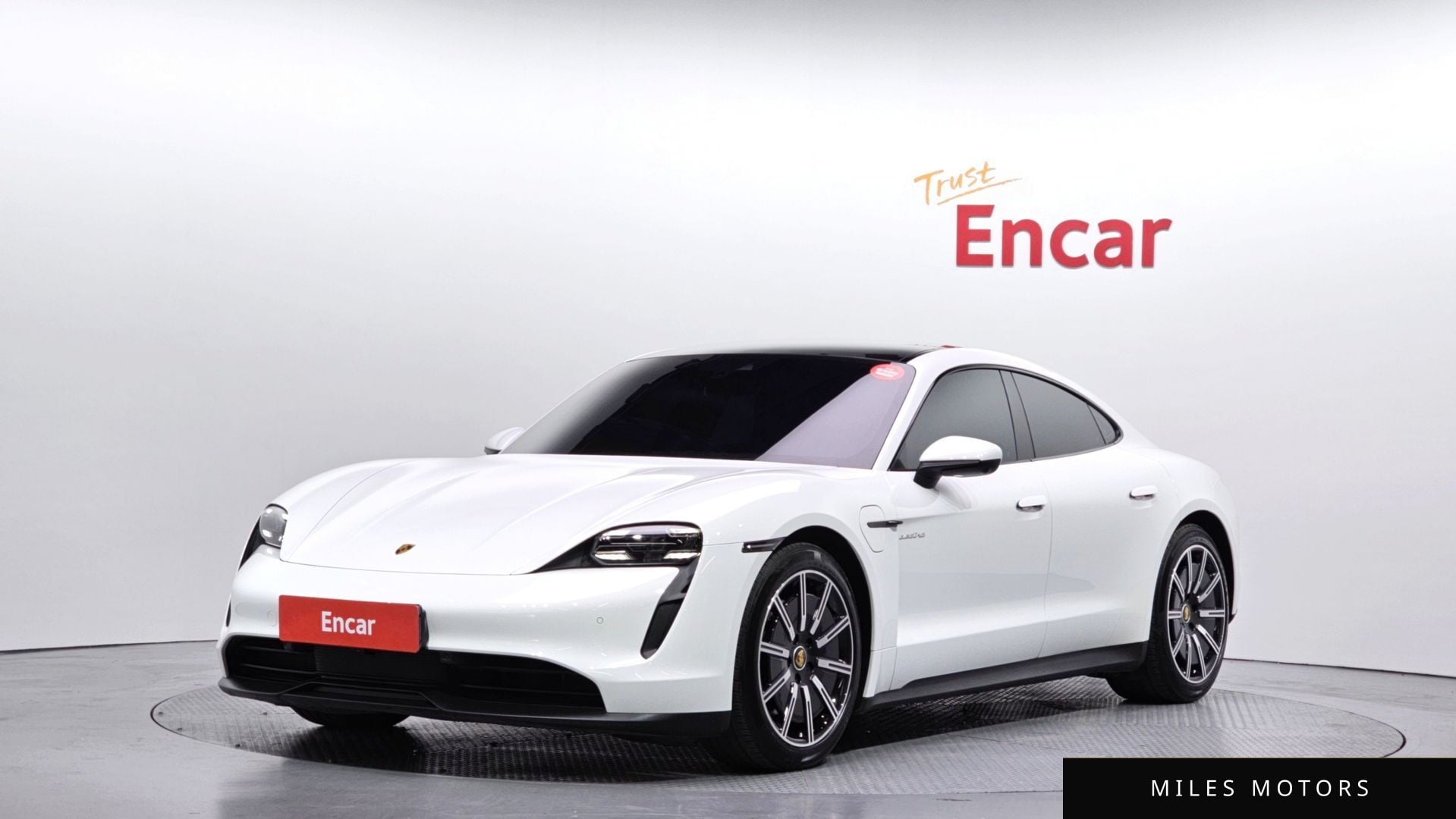 Porsche Taycan 2022 — фото 1 из 12