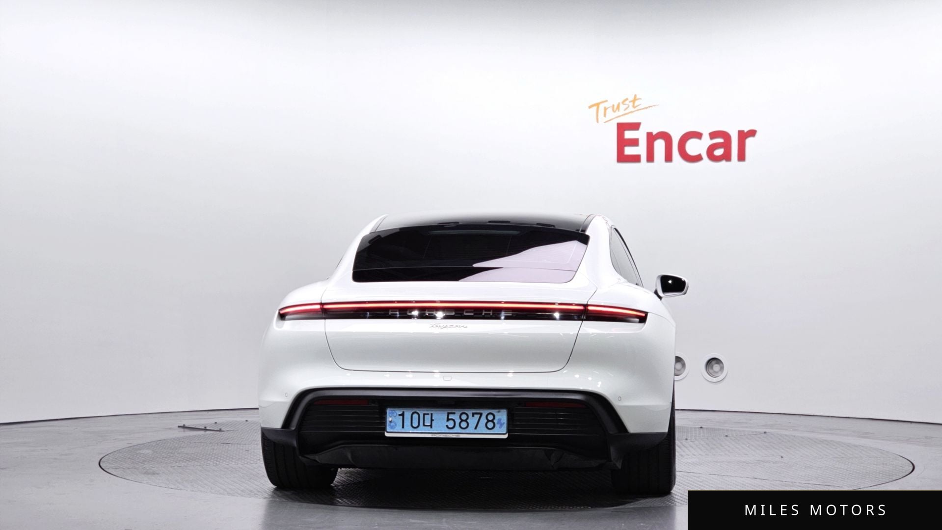 Porsche Taycan 2022 — миниатюра 4