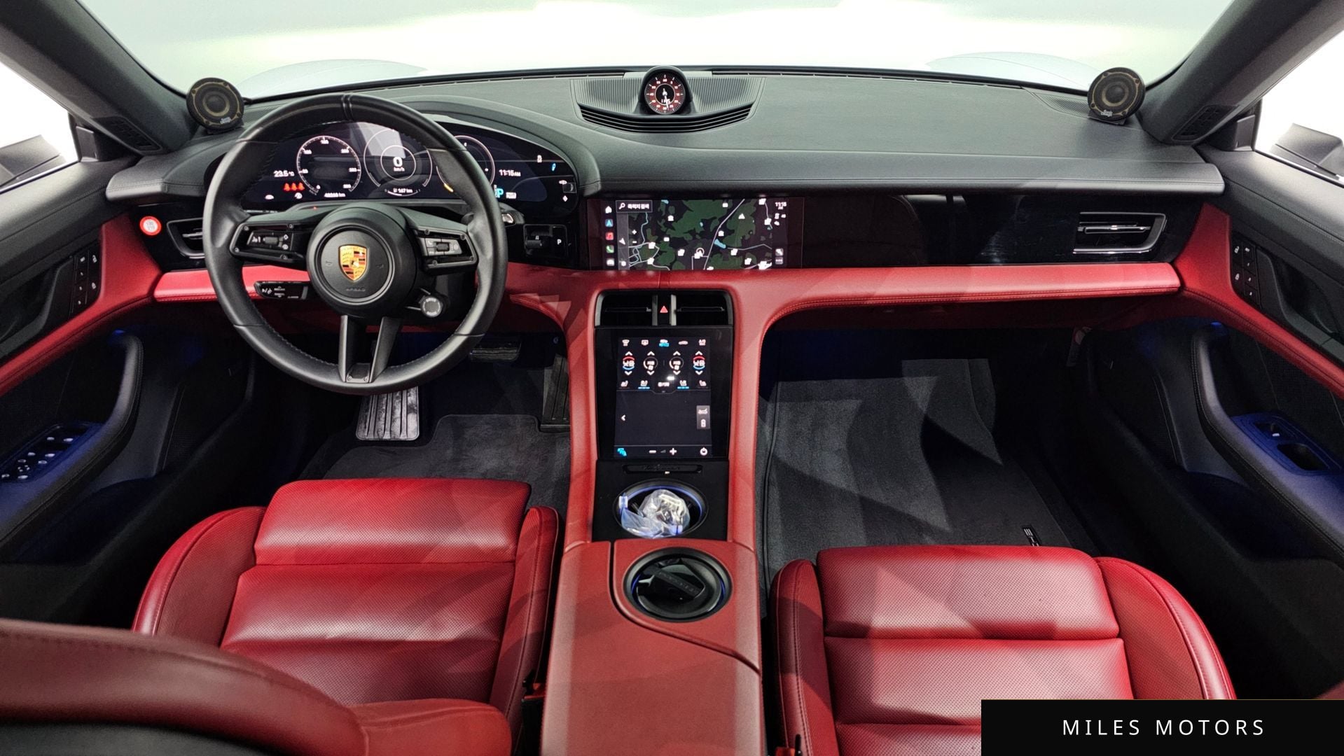 Porsche Taycan 2022 — миниатюра 10