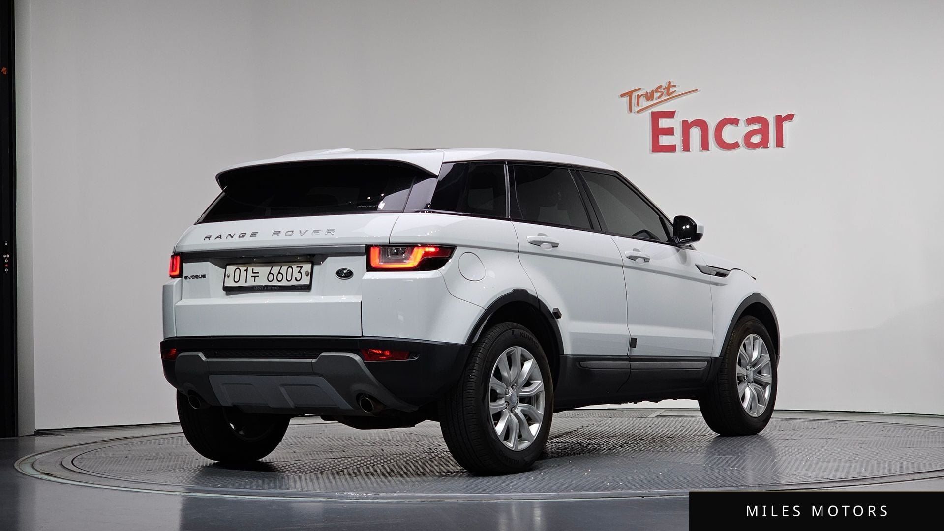 Land Rover Range Rover Evoque 2018 — миниатюра 2