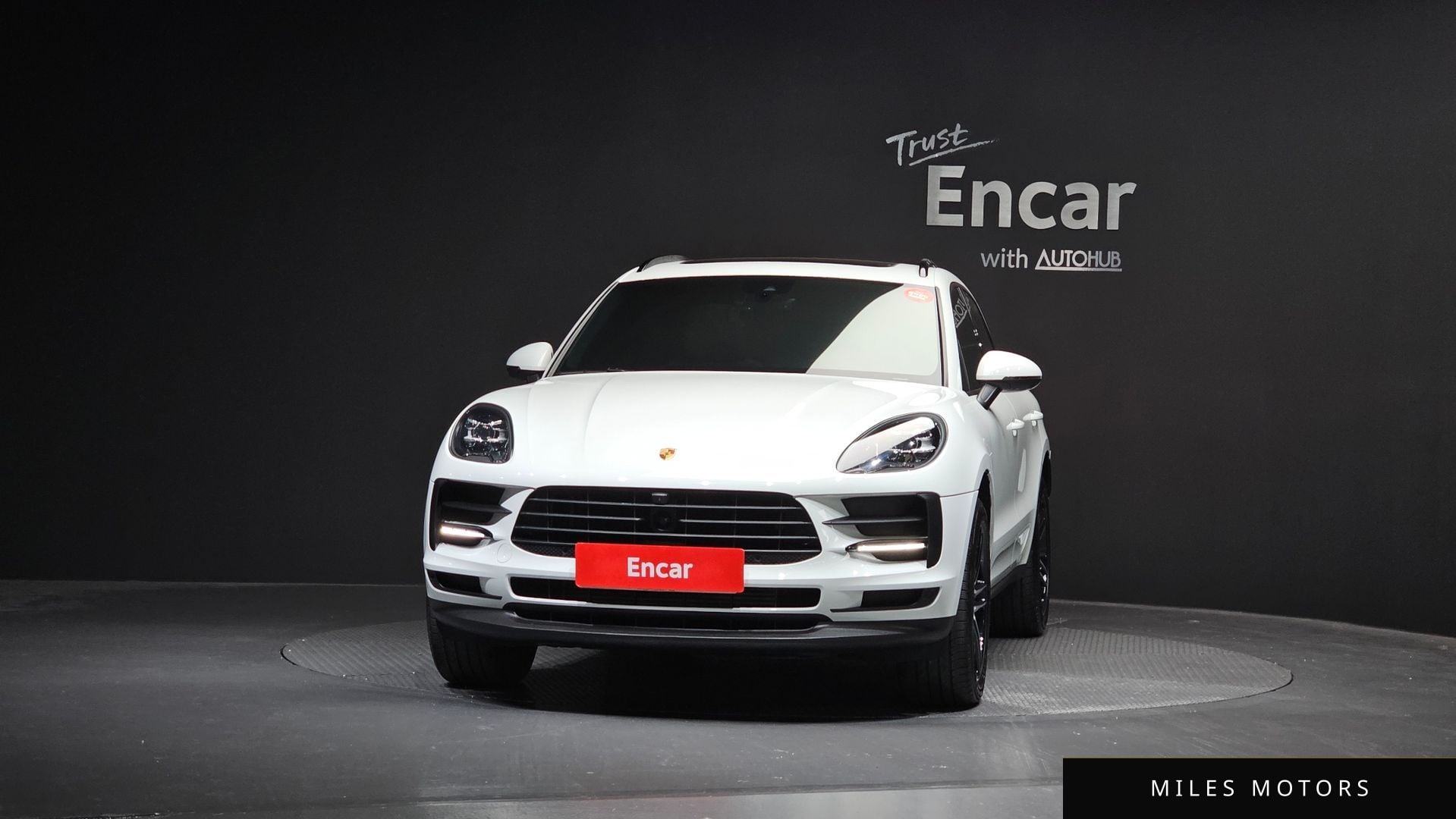 Porsche Macan 2021 — миниатюра 3