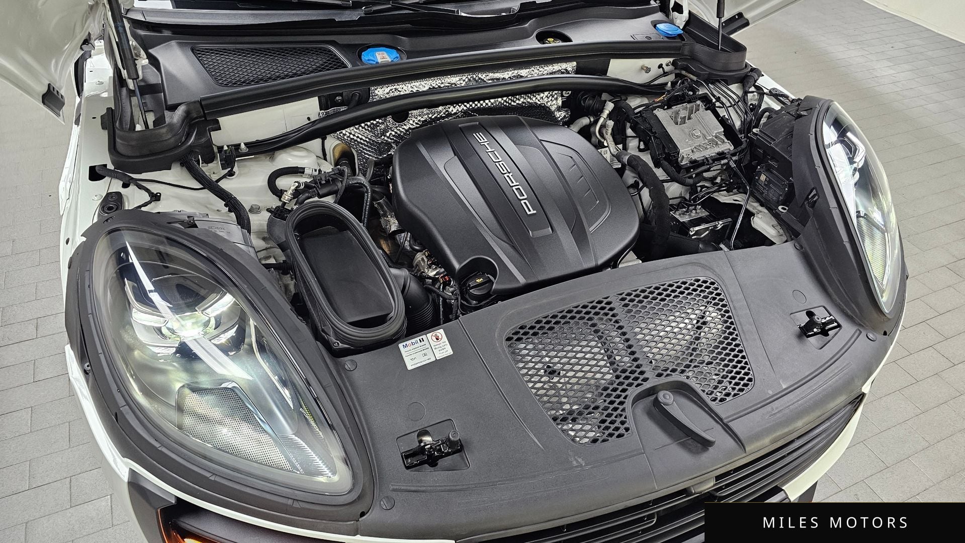 Porsche Macan 2021 — миниатюра 6