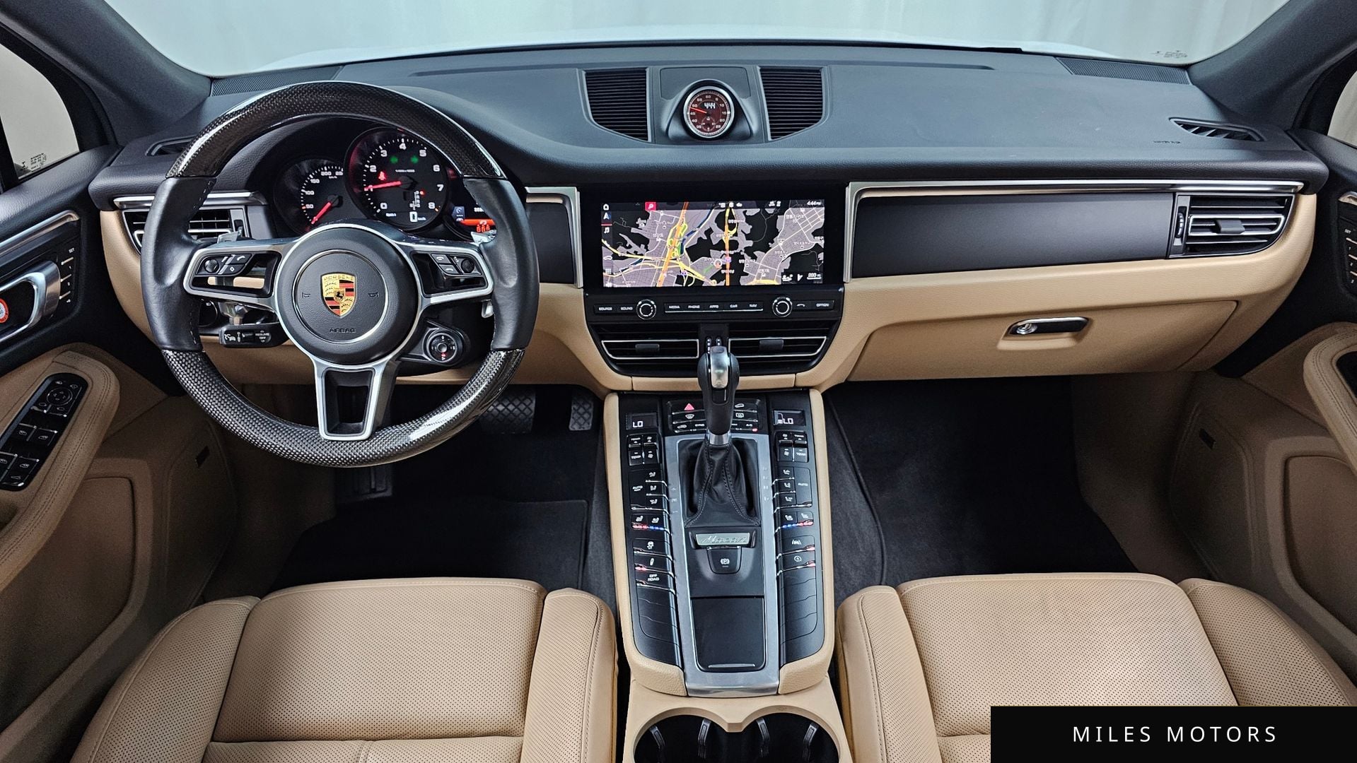 Porsche Macan 2021 — миниатюра 10