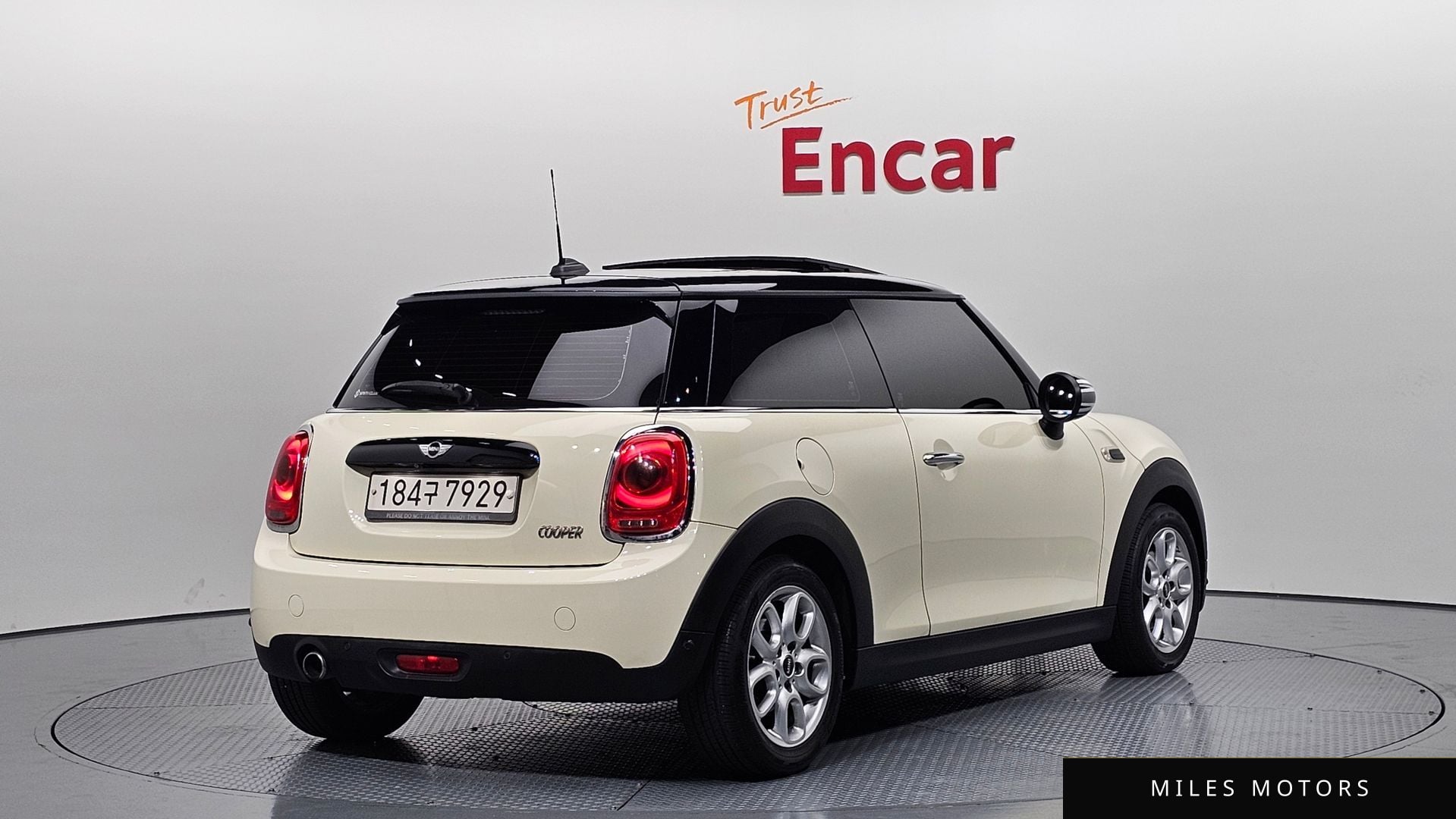 MINI Cooper 2018 — фото 1 из 12