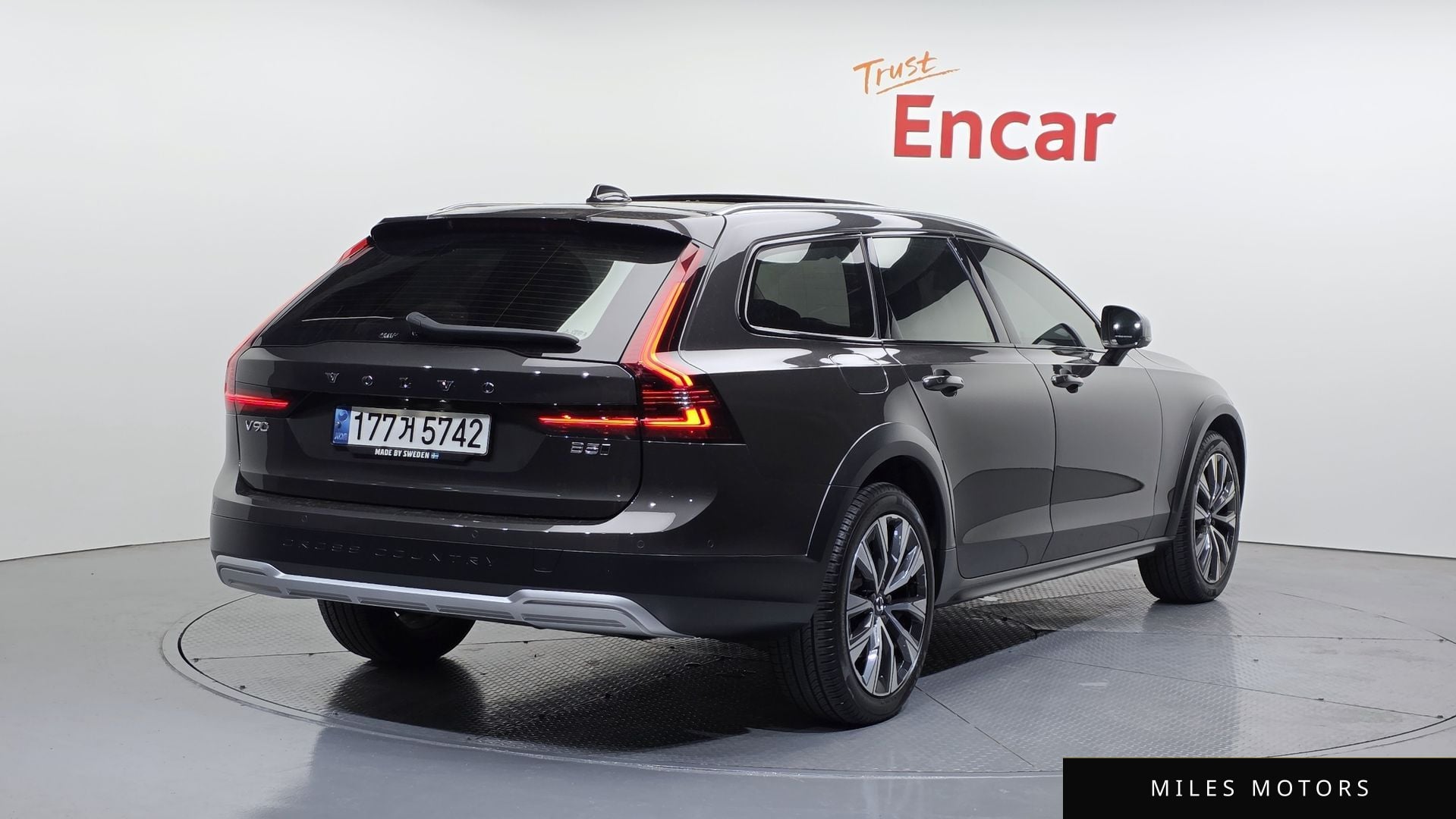Volvo V90 2021 — миниатюра 2