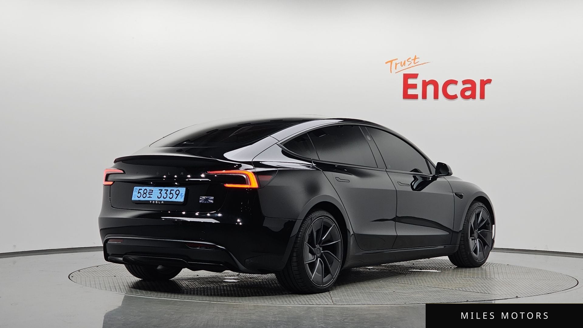 Tesla Model 3 2026 — миниатюра 2