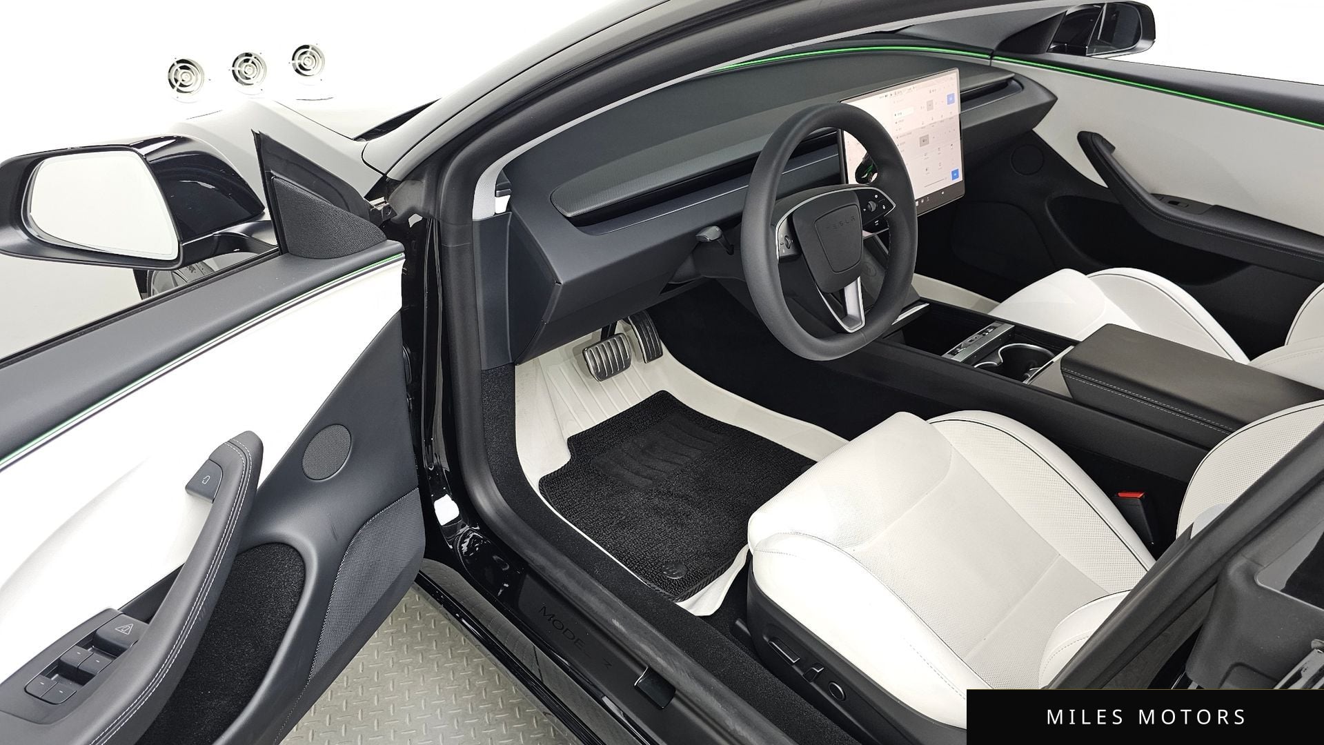 Tesla Model 3 2026 — миниатюра 10