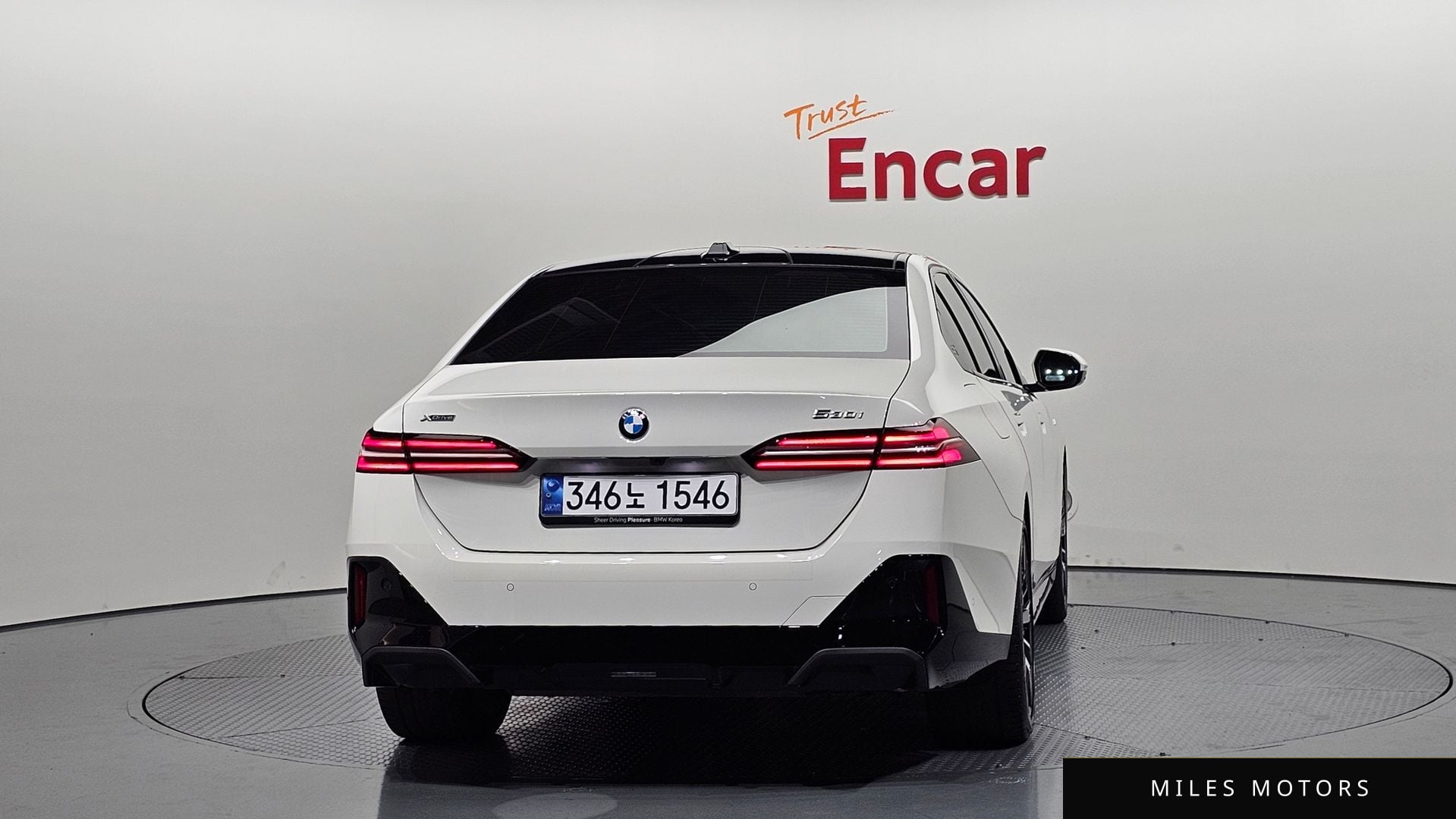 BMW 5 Series (G60) 2024 — миниатюра 4