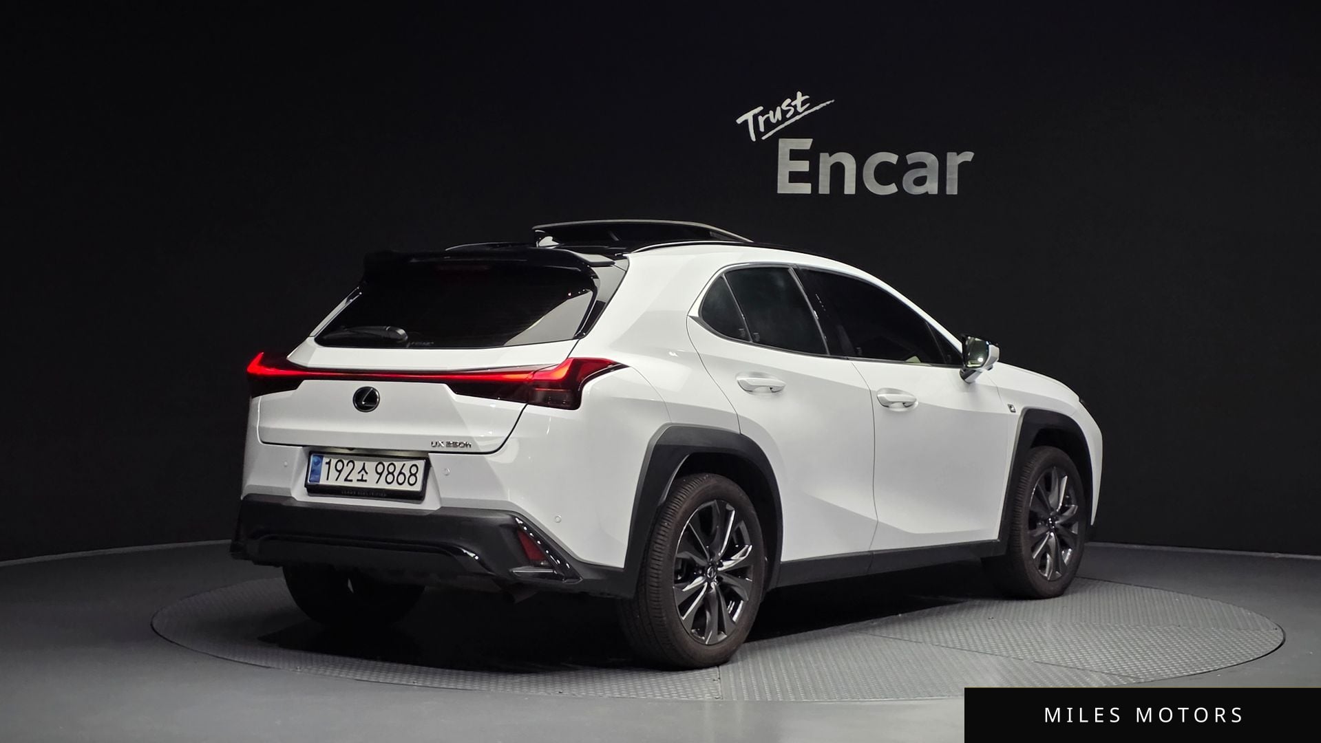 Лексус UX250h 2024 — миниатюра 2