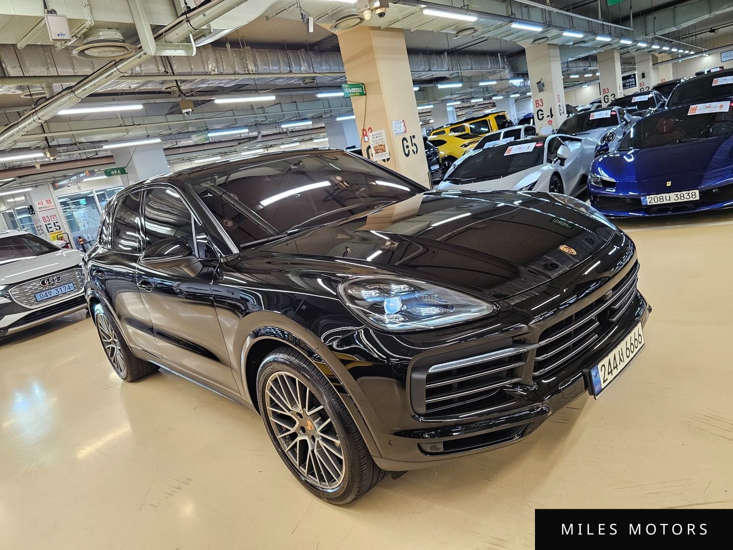 Porsche Cayenne 2023 — миниатюра 2