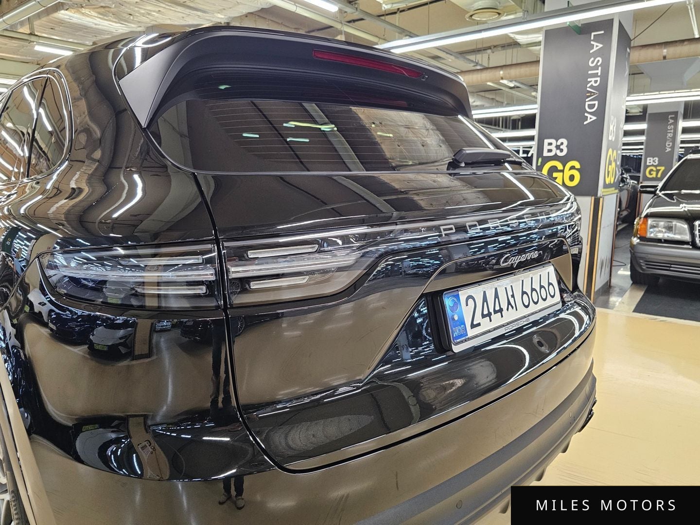 Porsche Cayenne 2023 — миниатюра 3