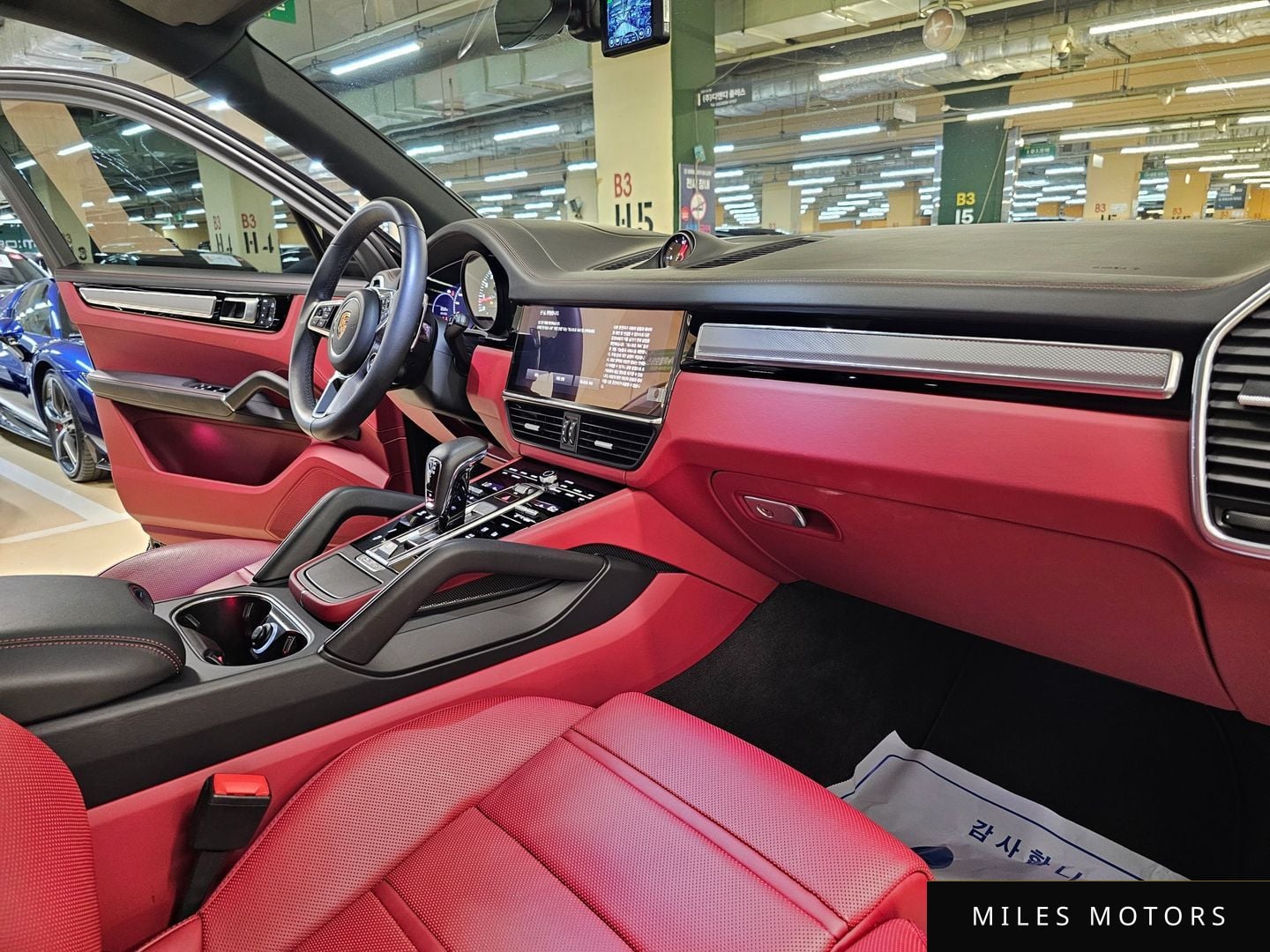 Porsche Cayenne 2023 — миниатюра 10