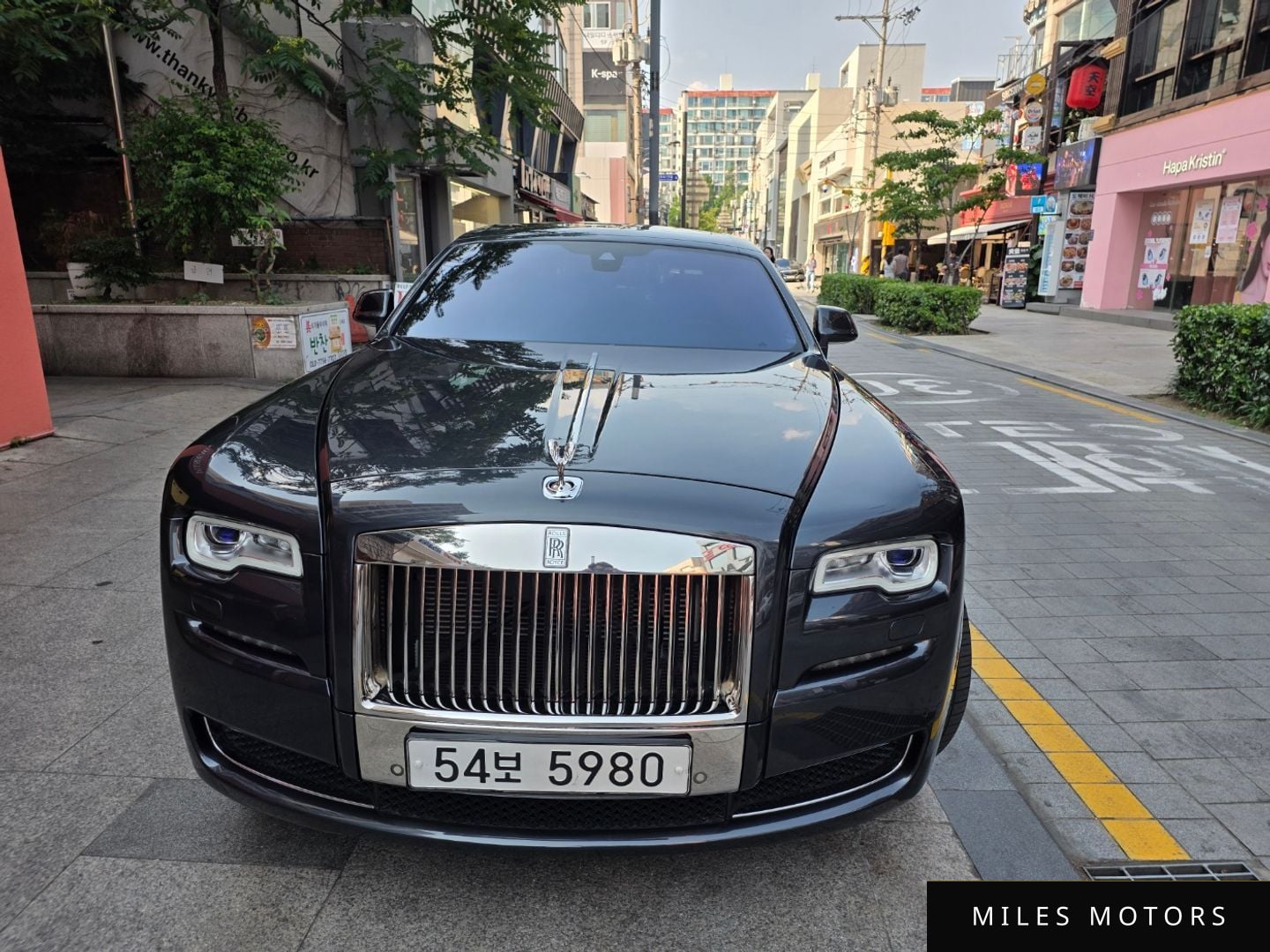 Rolls-Royce Ghost 2016 — фото 1 из 12
