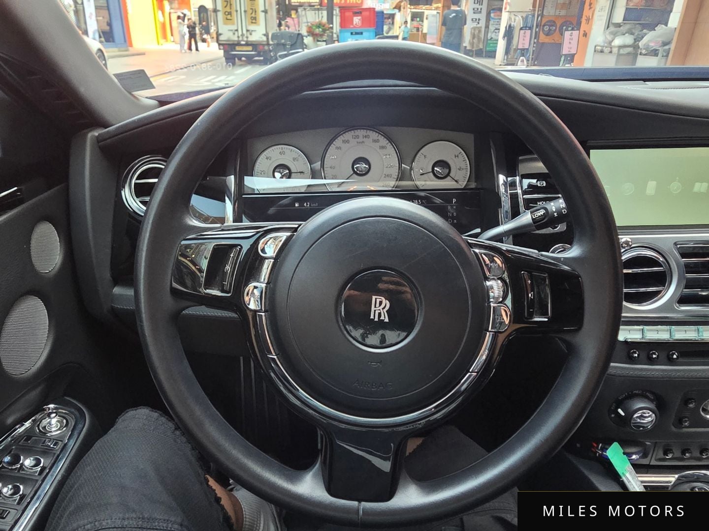 Rolls-Royce Ghost 2016 — миниатюра 9