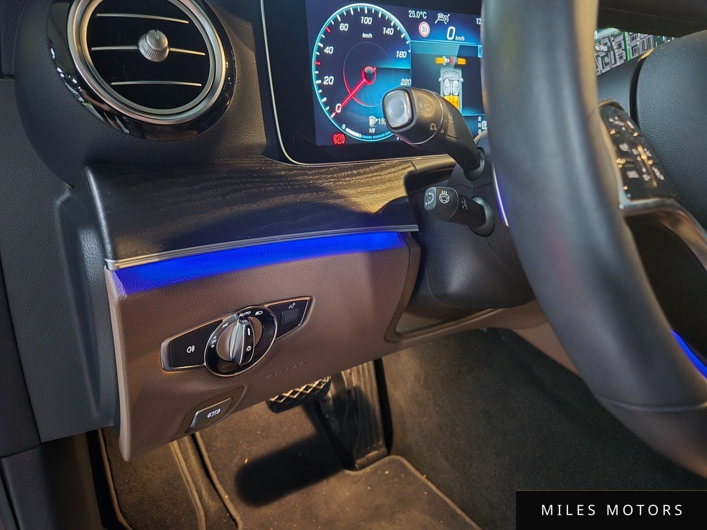 Mercedes-Benz E-Class W213 2023 — миниатюра 11
