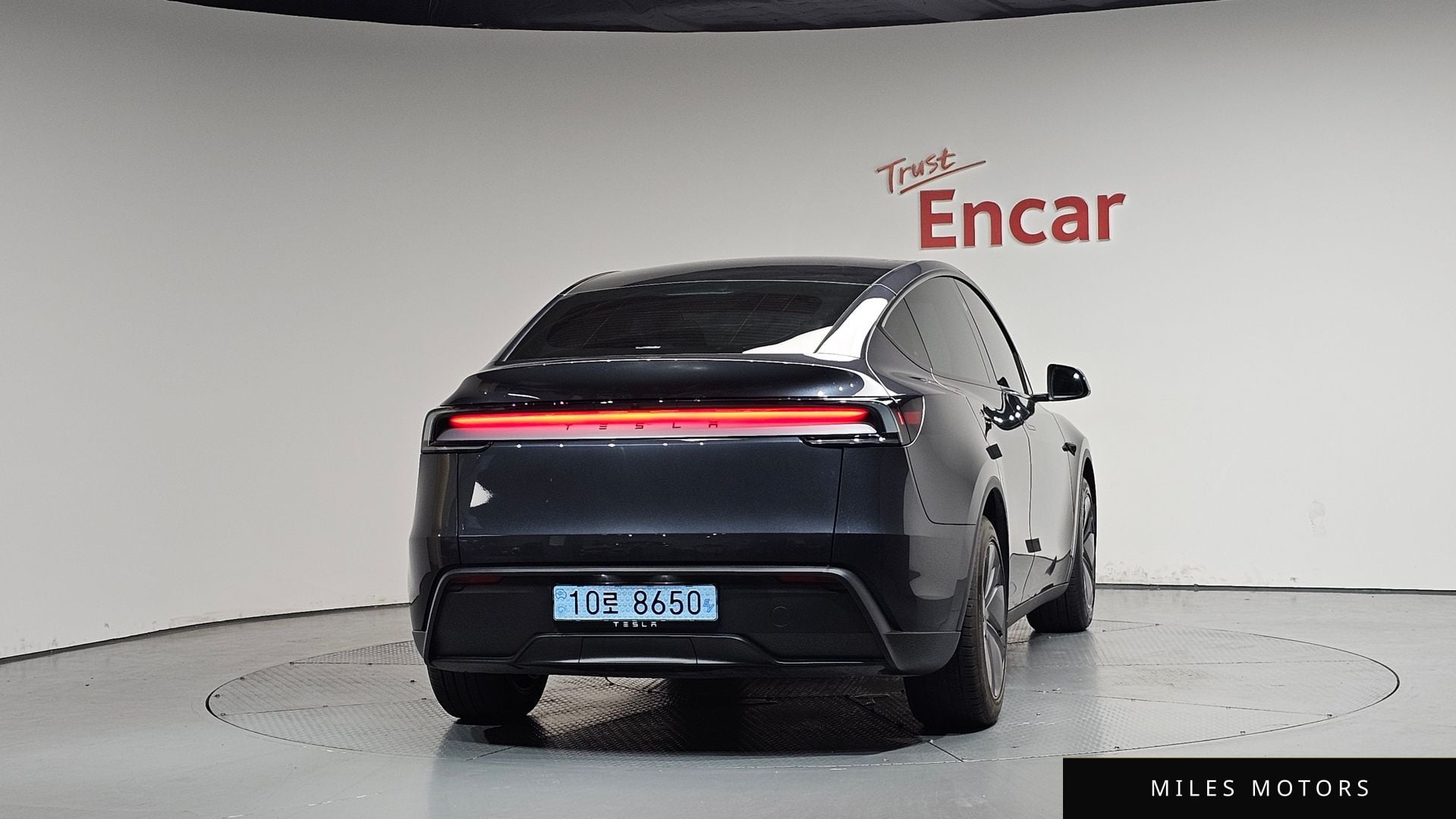 Tesla Model Y 2025 — миниатюра 3