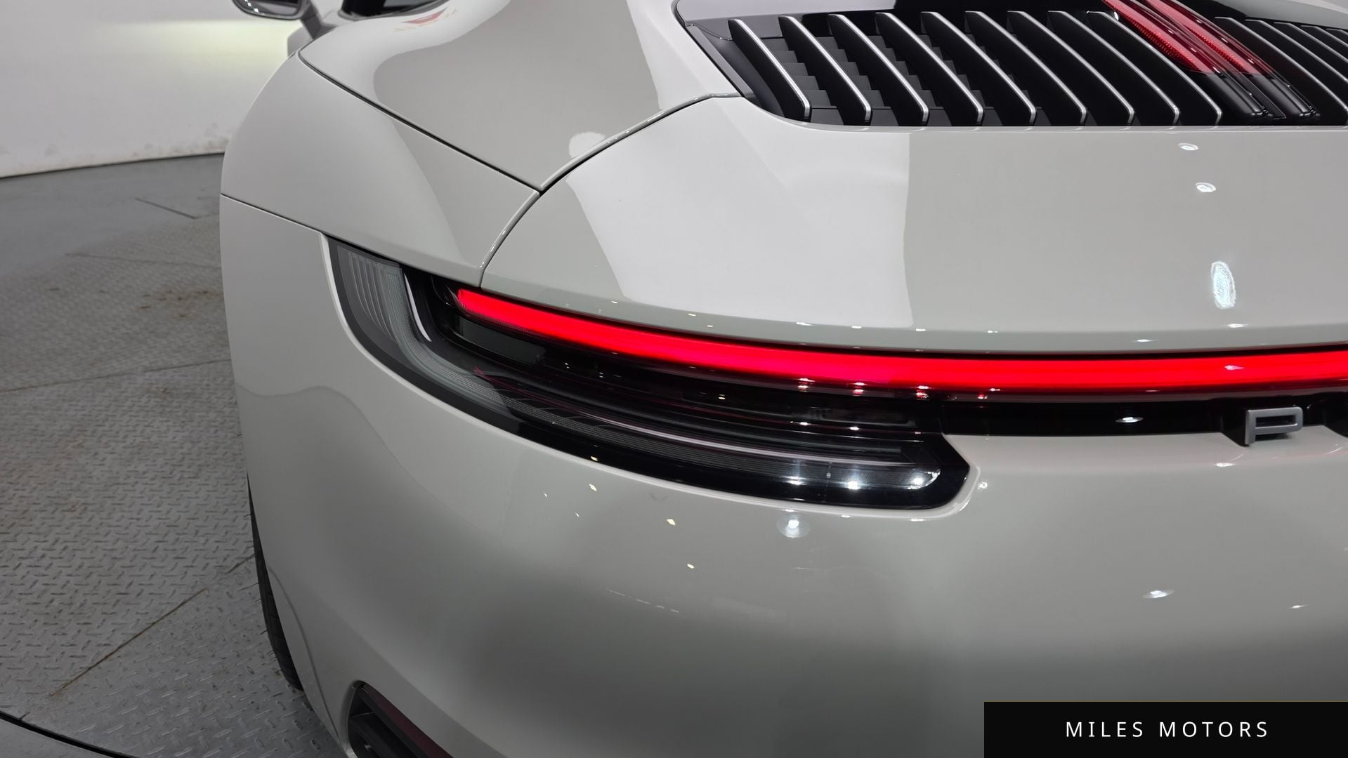 Porsche 911 (992) 2023 — миниатюра 8
