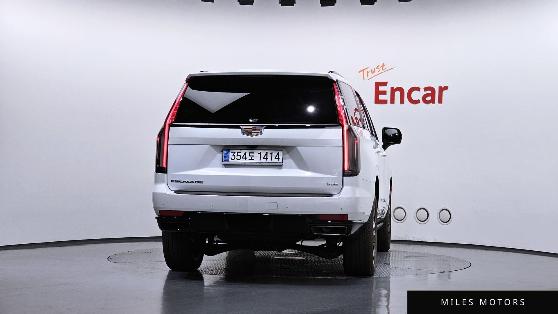 Cadillac Escalade 2023 — миниатюра 4