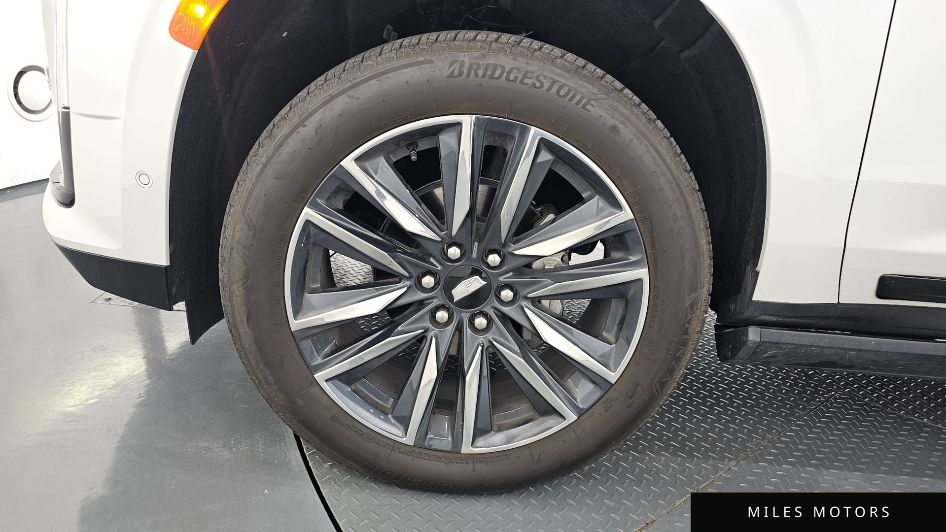 Cadillac Escalade 2023 — миниатюра 5
