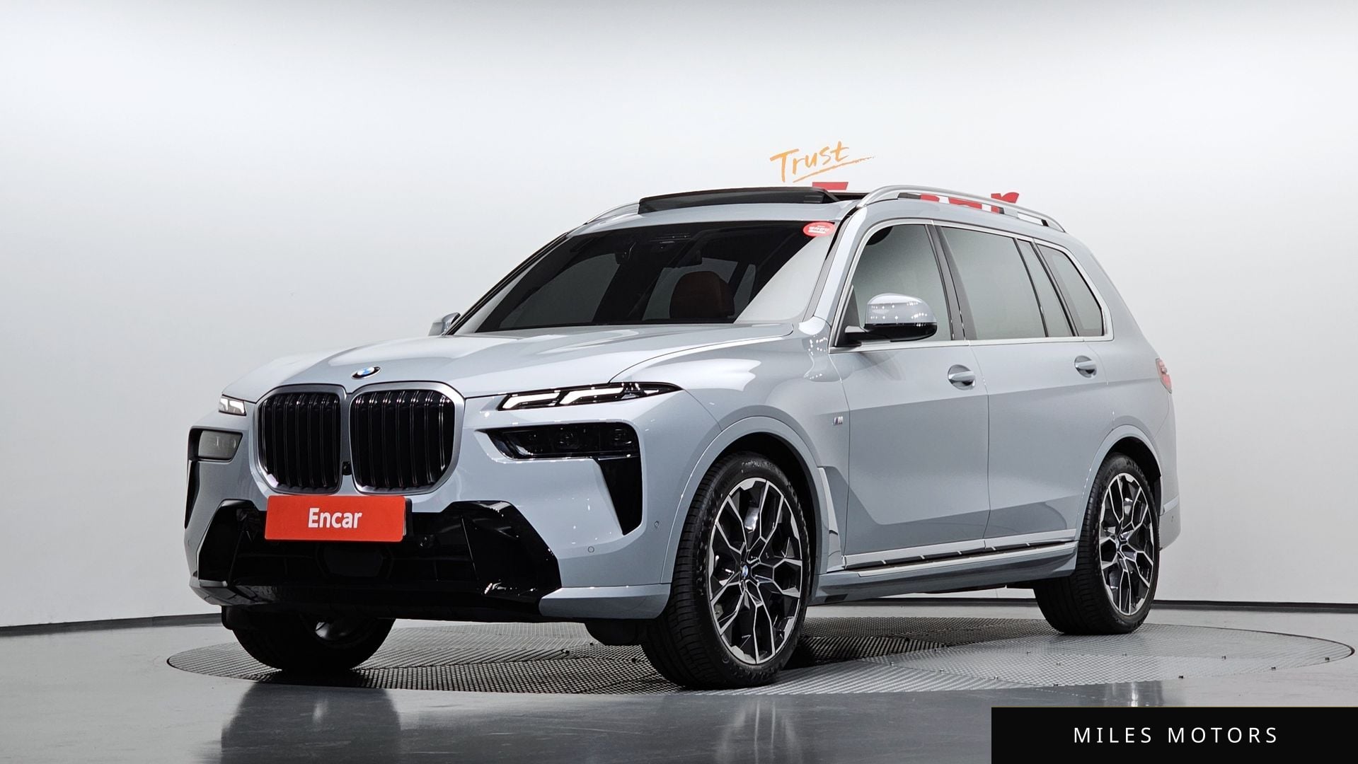 BMW X7 (G07) 2024 — фото 1 из 12