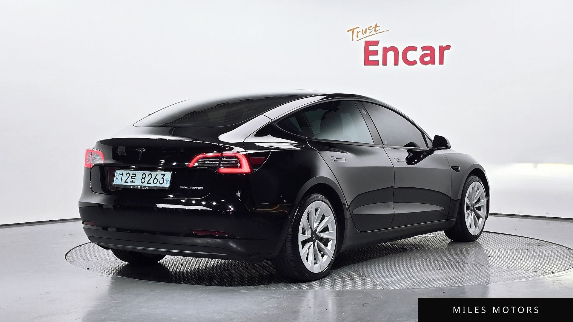 Tesla Model 3 2022 — миниатюра 2