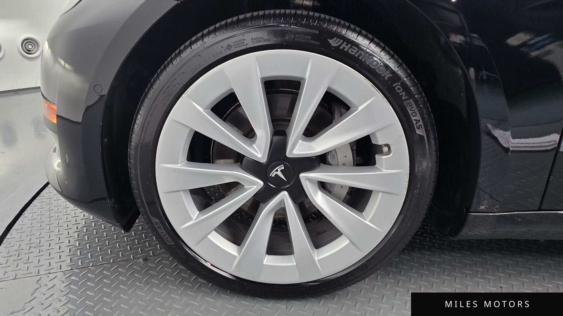 Tesla Model 3 2022 — миниатюра 5