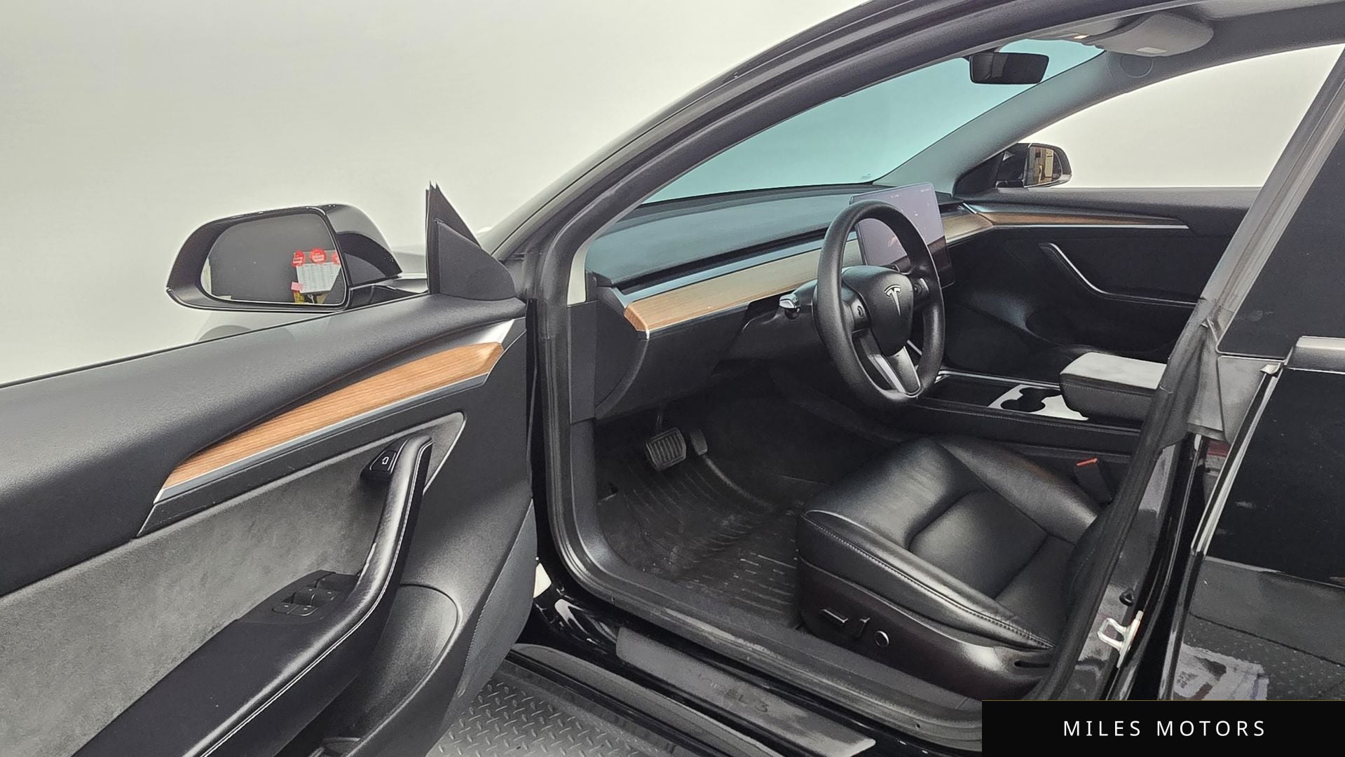 Tesla Model 3 2022 — миниатюра 10