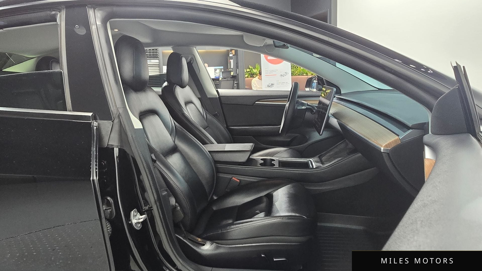 Tesla Model 3 2022 — миниатюра 11