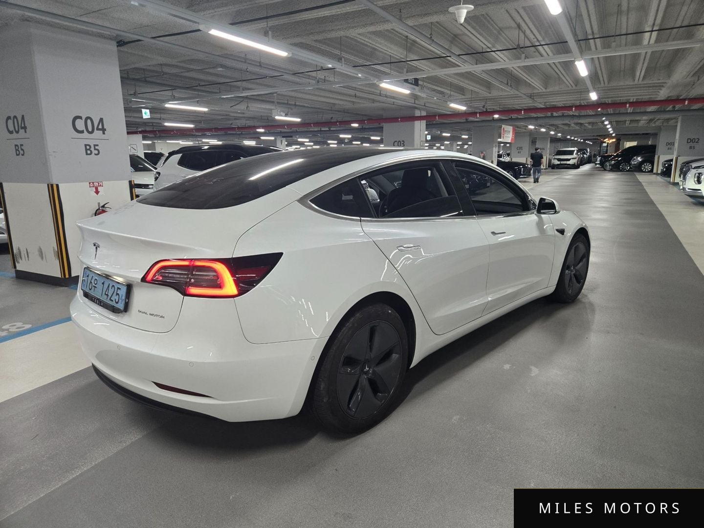 Tesla Model 3 2020 — миниатюра 2