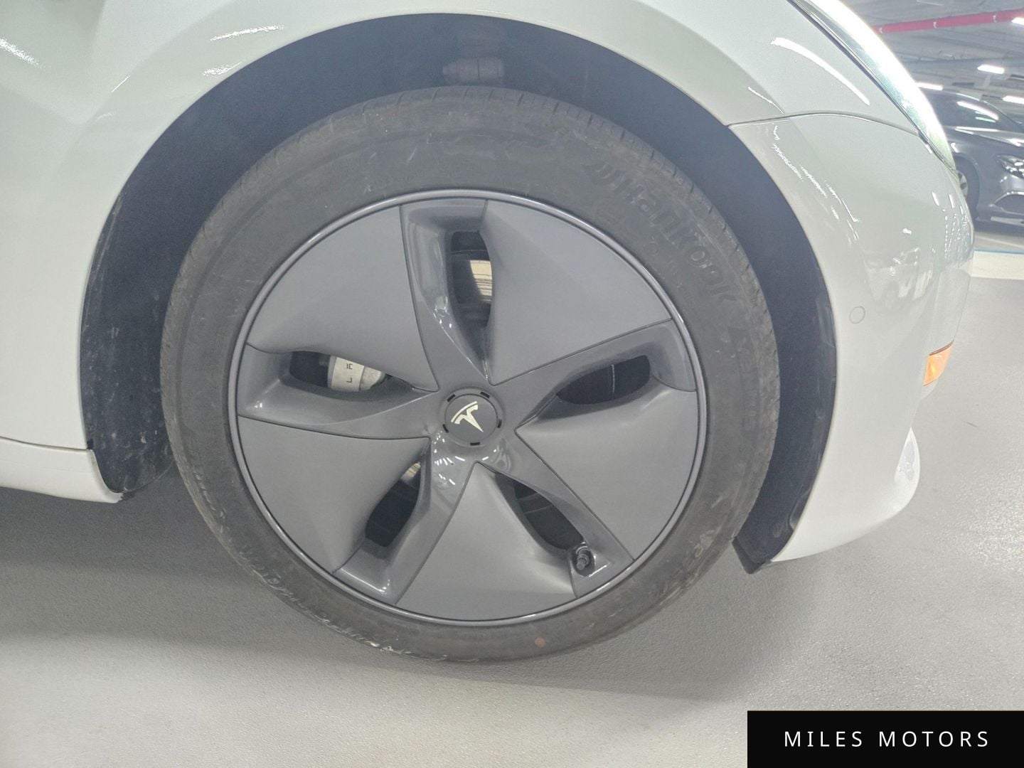 Tesla Model 3 2020 — миниатюра 5
